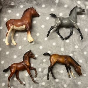Breyer Horse Lot - Chestnut, Gray, Bay and Brown Molded Horses